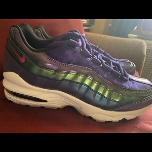 Air Max 95 SE GS Metallic Purple sz 7 y